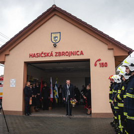 Zväčšiť fotografiu - V horovciach utekali so starostami, v opatovciach krstili zbrojnicu - TSK_AED Opatovce_mini (7 of 24)